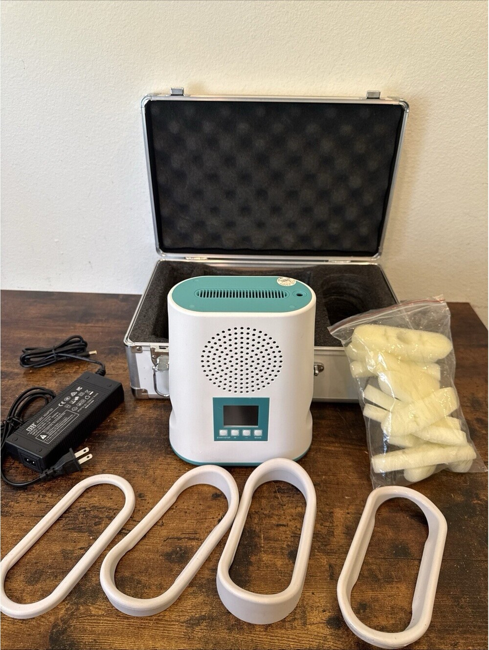 Cooling Body Sculpting Unit – Powers On – Missing Panel – AS‑IS for Parts